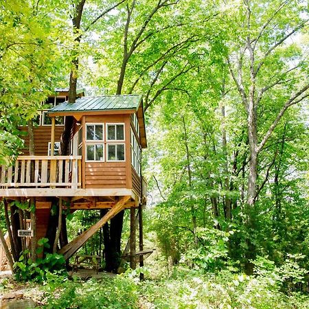 The Cottage Treehouses Hermann Luaran gambar
